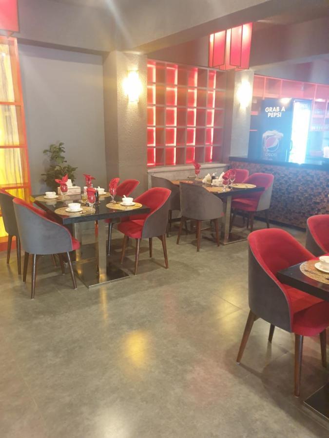 Space Luxury Rental Suites Rawalpindi Eksteriør billede
