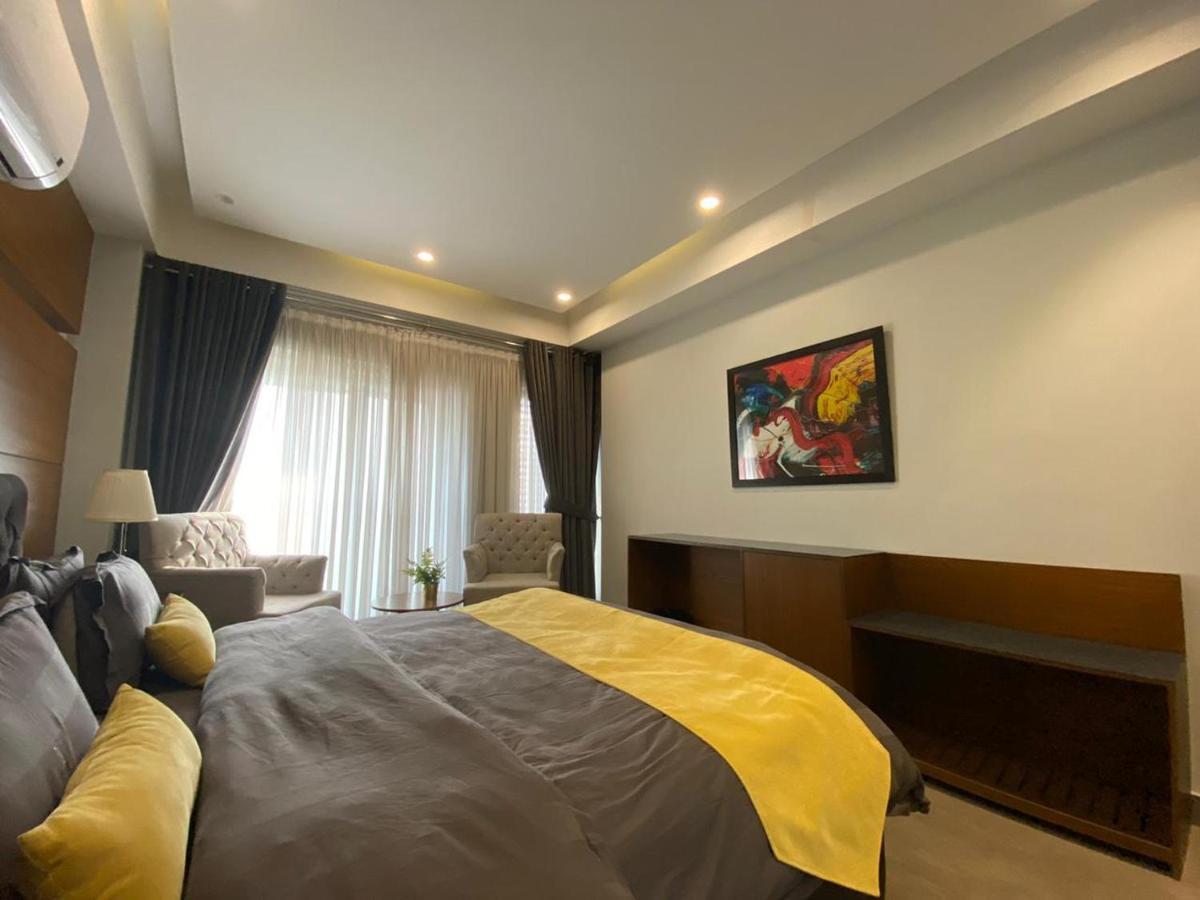 Space Luxury Rental Suites Rawalpindi Eksteriør billede
